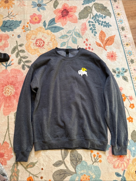 Gildan Other - Gildan Charcoal Gray Crewneck with White & Yellow Buffalo Wild Wings Logo
